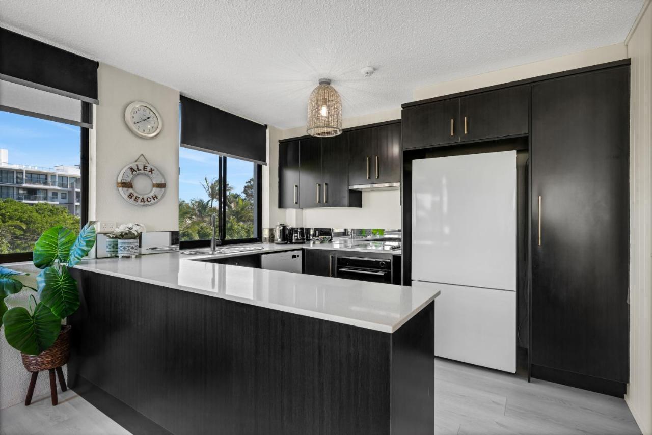Mylos Holiday Apartments Alexandra Headland Bagian luar foto