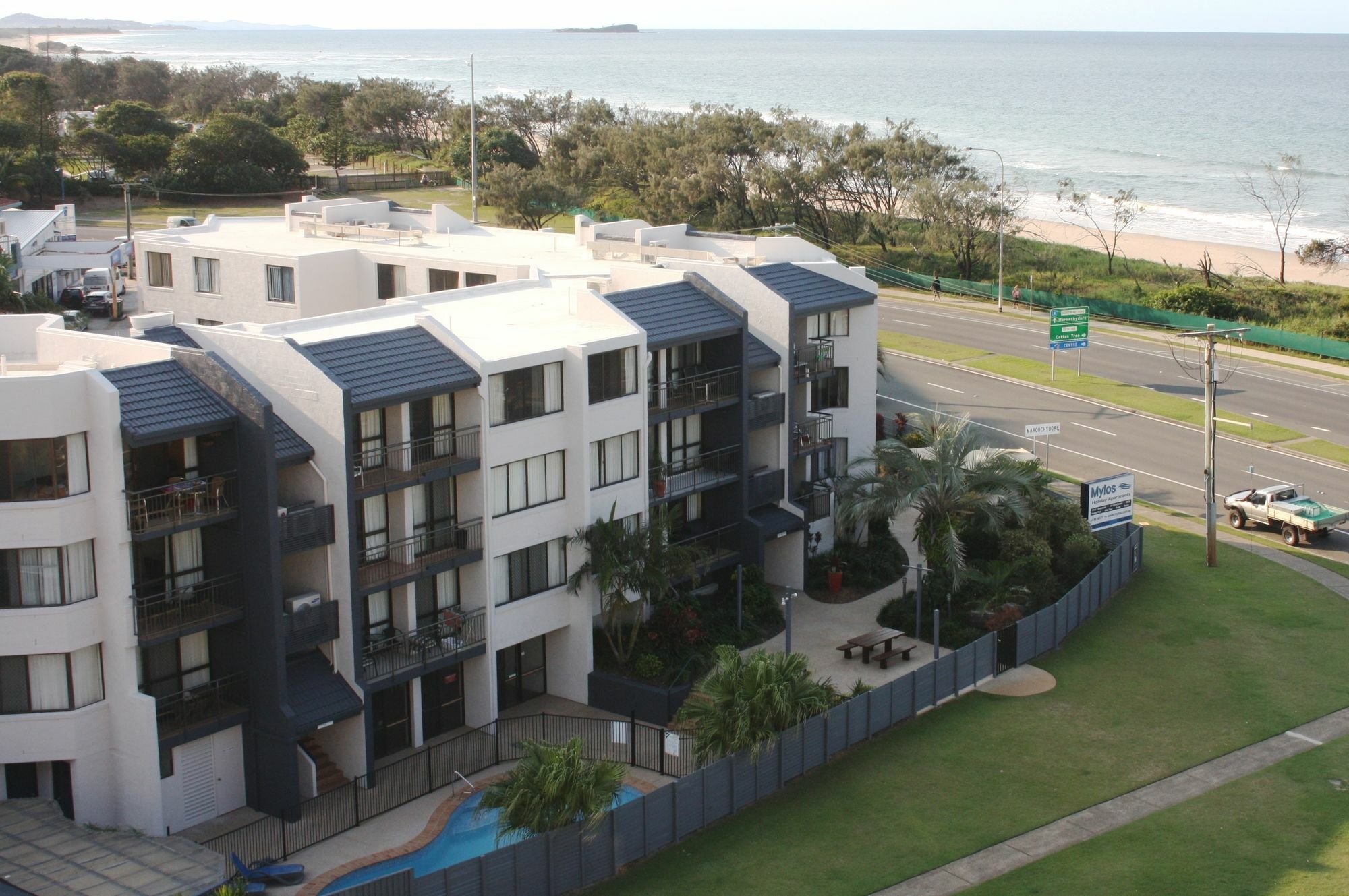 Mylos Holiday Apartments Alexandra Headland Bagian luar foto