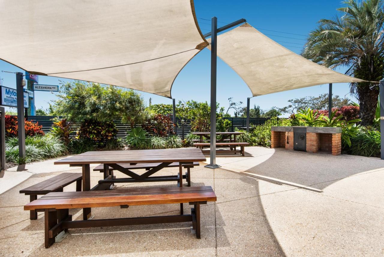 Mylos Holiday Apartments Alexandra Headland Bagian luar foto